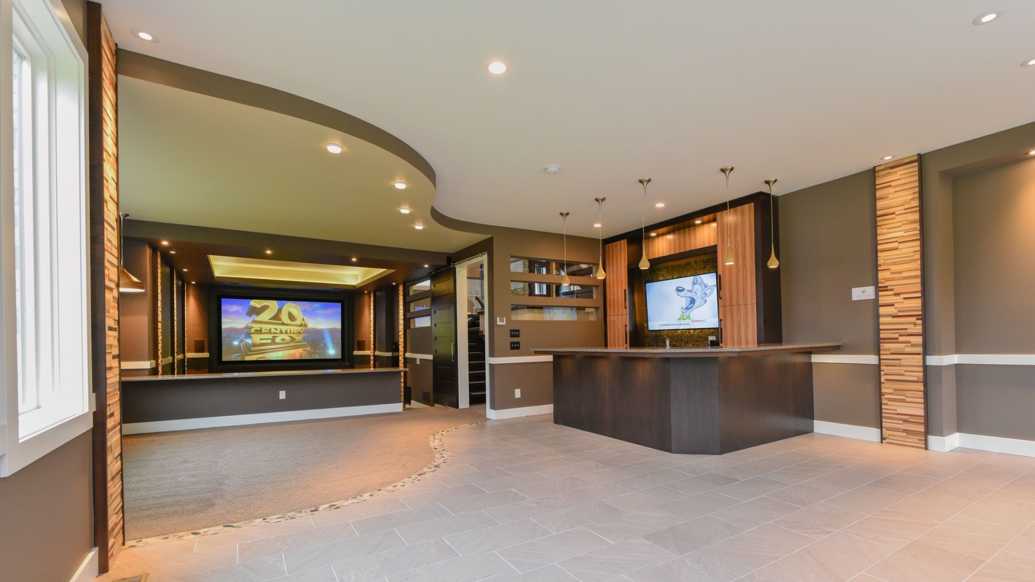 Finished entertainment room with bar